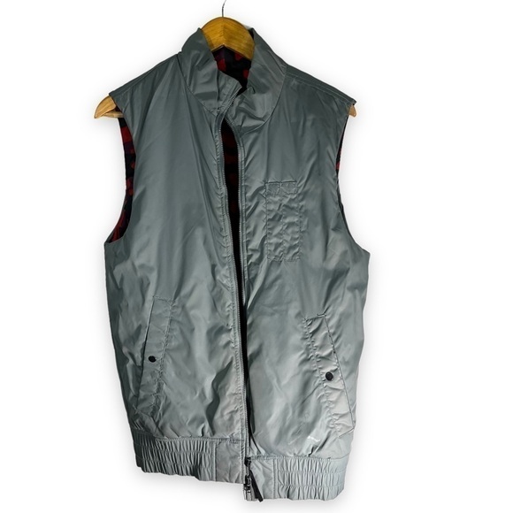 Nike Air Jordan Jumpman Reversible Quilted Puffer Vest, Red Camo/Grey, Size XS - Picture 8 of 12